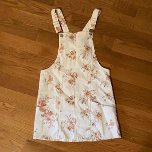 Overall-style dress! Size medium. Flower print. Super cute.